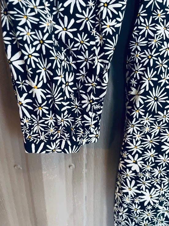 Uniqlo Ditsy Floral Dress Daisy Print Lightweight Black White Yellow L Cottage - Picture 9 of 15
